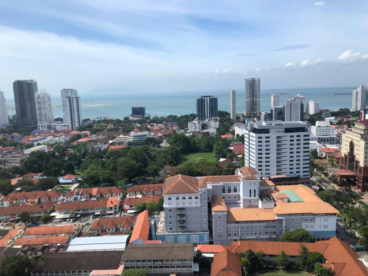 Tropicana 218 Macalister Netflix Unit By Blue Sky Holidays George Town  Kültér fotó