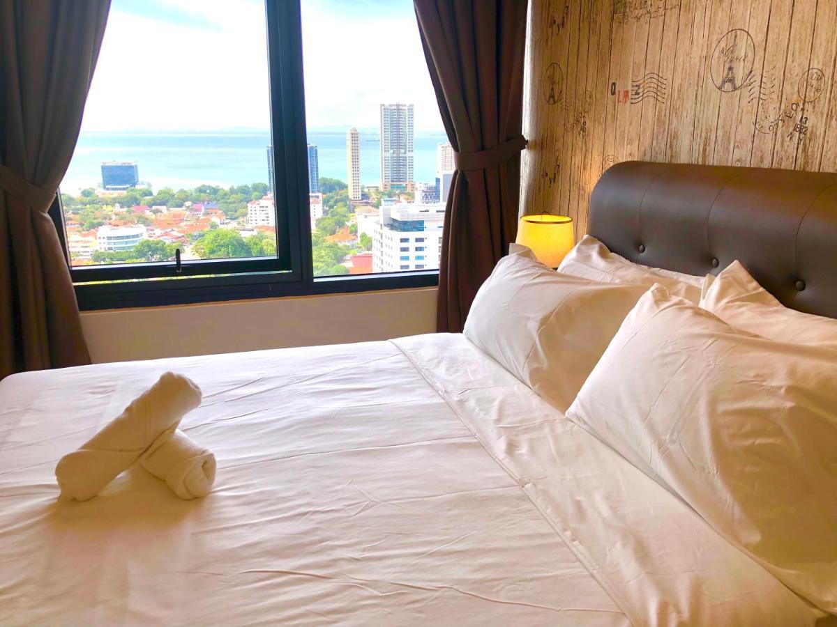 Tropicana 218 Macalister Netflix Unit By Blue Sky Holidays George Town  Kültér fotó