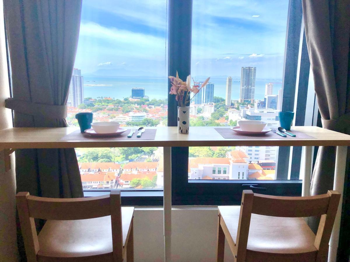 Tropicana 218 Macalister Netflix Unit By Blue Sky Holidays George Town  Kültér fotó