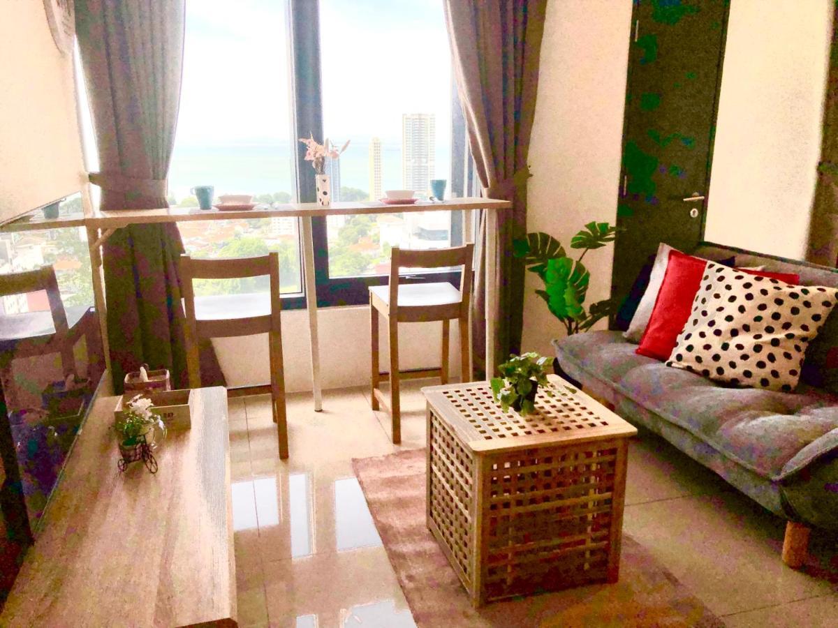 Tropicana 218 Macalister Netflix Unit By Blue Sky Holidays George Town  Kültér fotó
