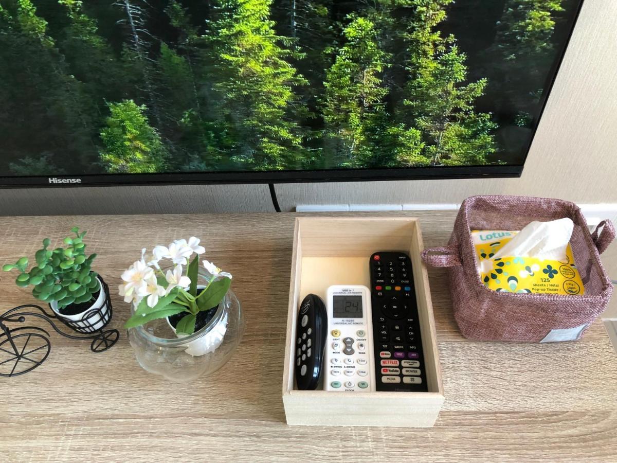 Tropicana 218 Macalister Netflix Unit By Blue Sky Holidays George Town  Kültér fotó