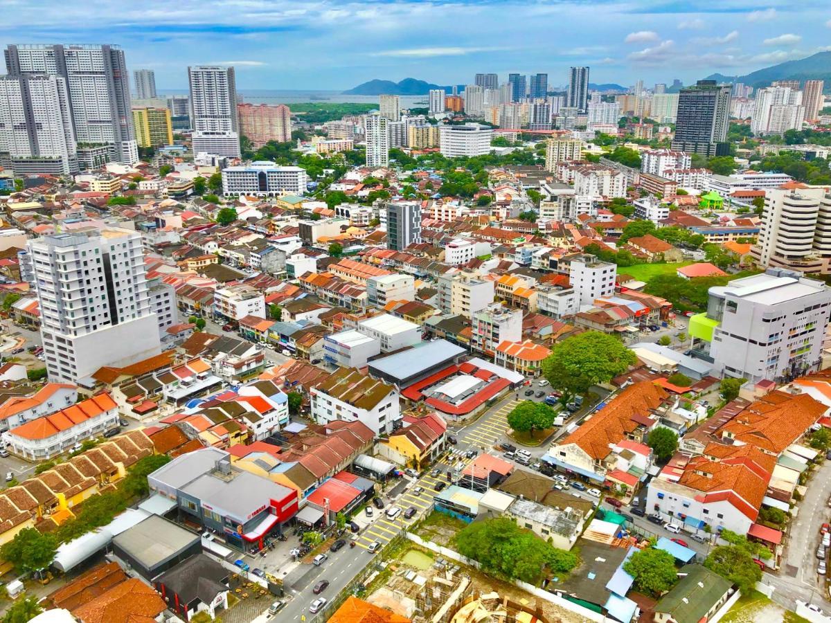 Tropicana 218 Macalister Netflix Unit By Blue Sky Holidays George Town  Kültér fotó