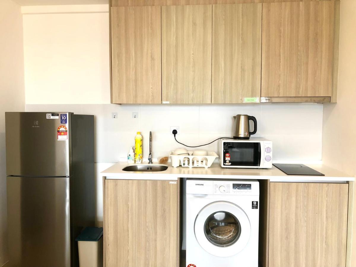 Tropicana 218 Macalister Netflix Unit By Blue Sky Holidays George Town  Kültér fotó