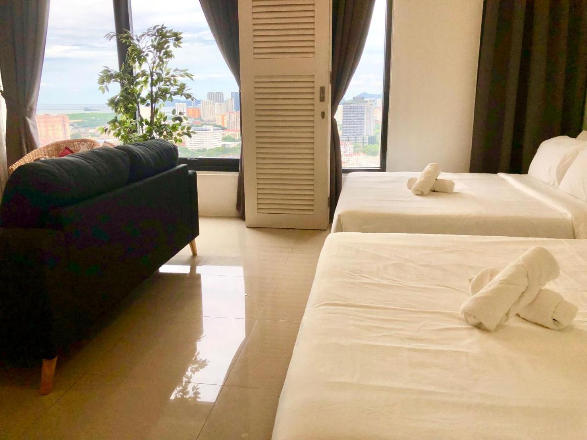 Tropicana 218 Macalister Netflix Unit By Blue Sky Holidays George Town  Kültér fotó