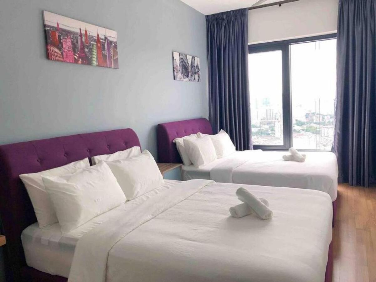 Tropicana 218 Macalister Netflix Unit By Blue Sky Holidays George Town  Kültér fotó
