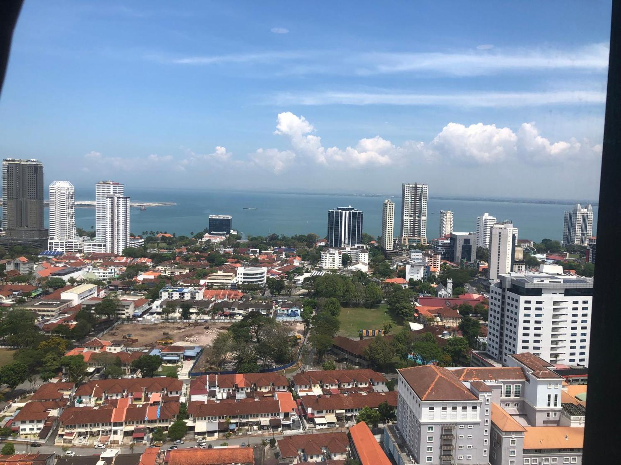 Tropicana 218 Macalister Netflix Unit By Blue Sky Holidays George Town  Kültér fotó